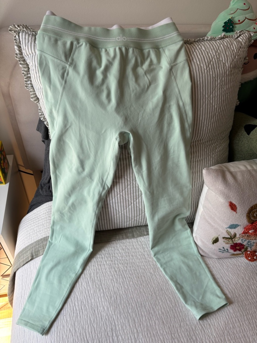 ALO Yoga Mint Green Leggings with White Waistband - Picture 3 of 6